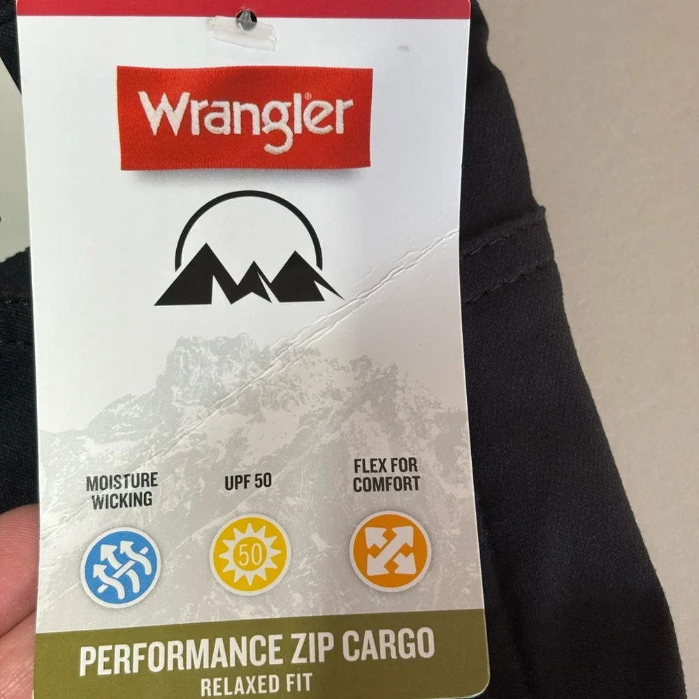 Wrangler Men's Black Shorts NWT size 46